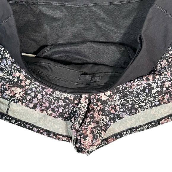 LULULEMON Speed Up Short 2.5" in Floral Spritz Multi / Black - Picture 10 of 12